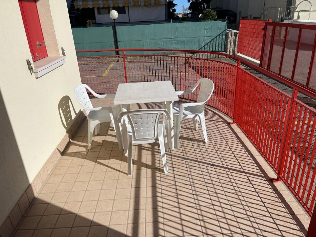 Residence Al Mare - Agenzia Cocal Каорле Экстерьер фото