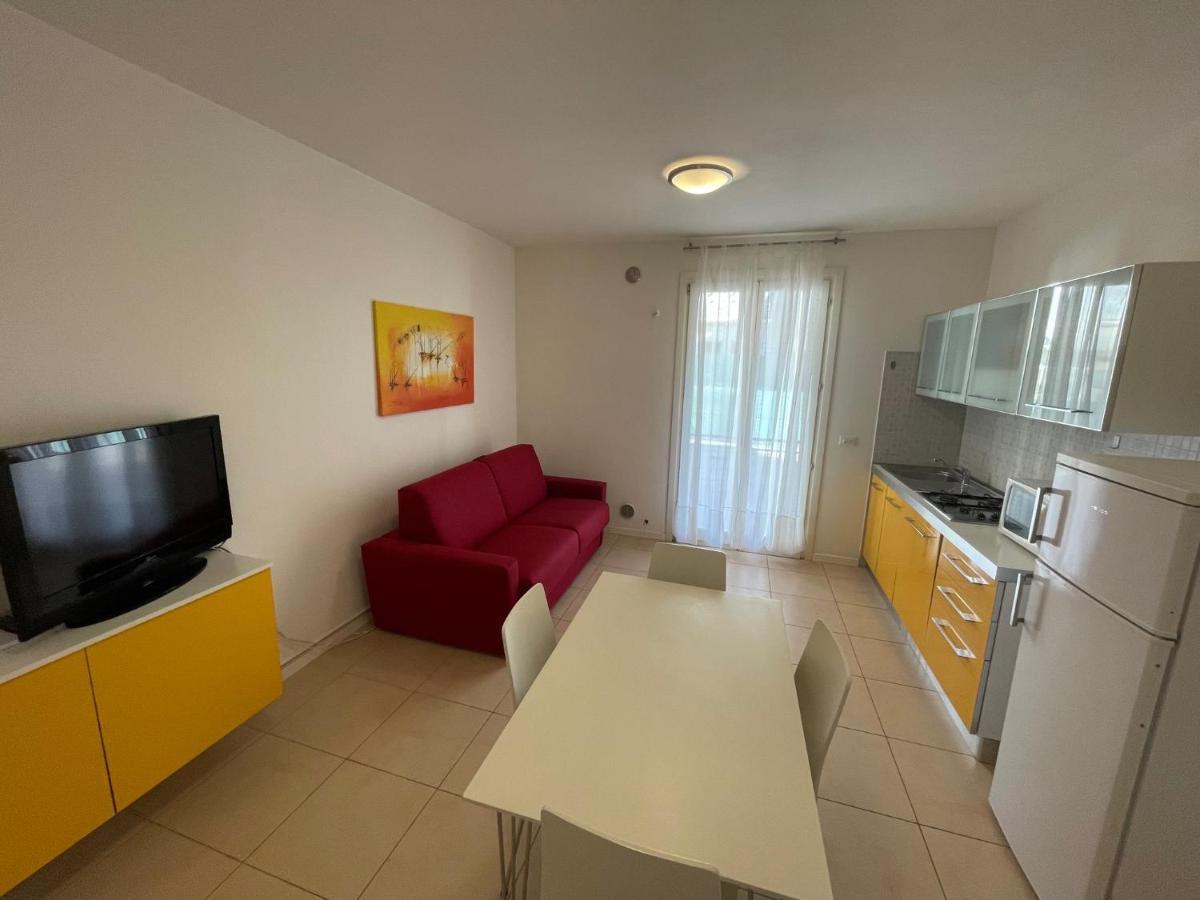 Residence Al Mare - Agenzia Cocal Каорле Экстерьер фото