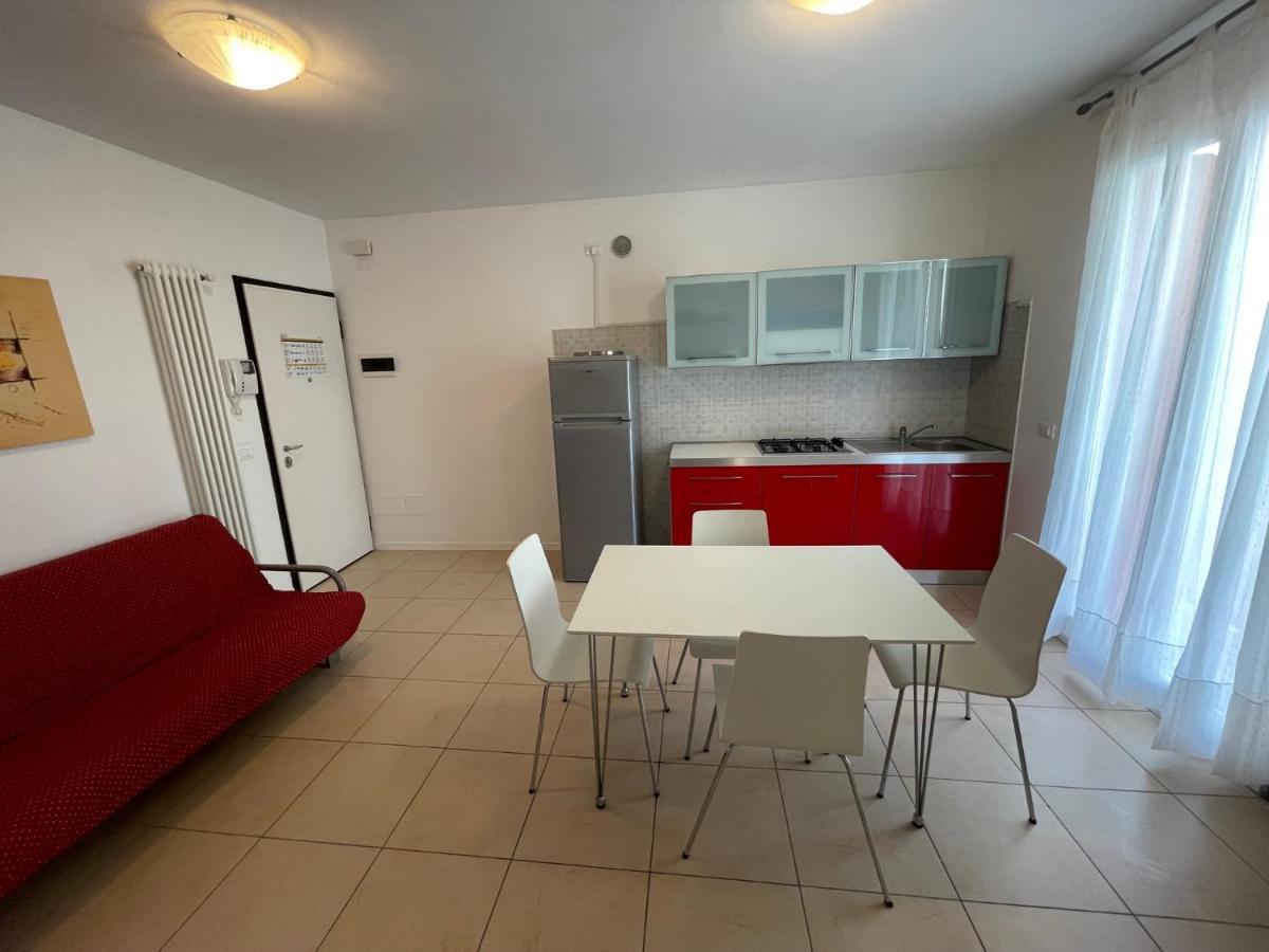 Residence Al Mare - Agenzia Cocal Каорле Экстерьер фото