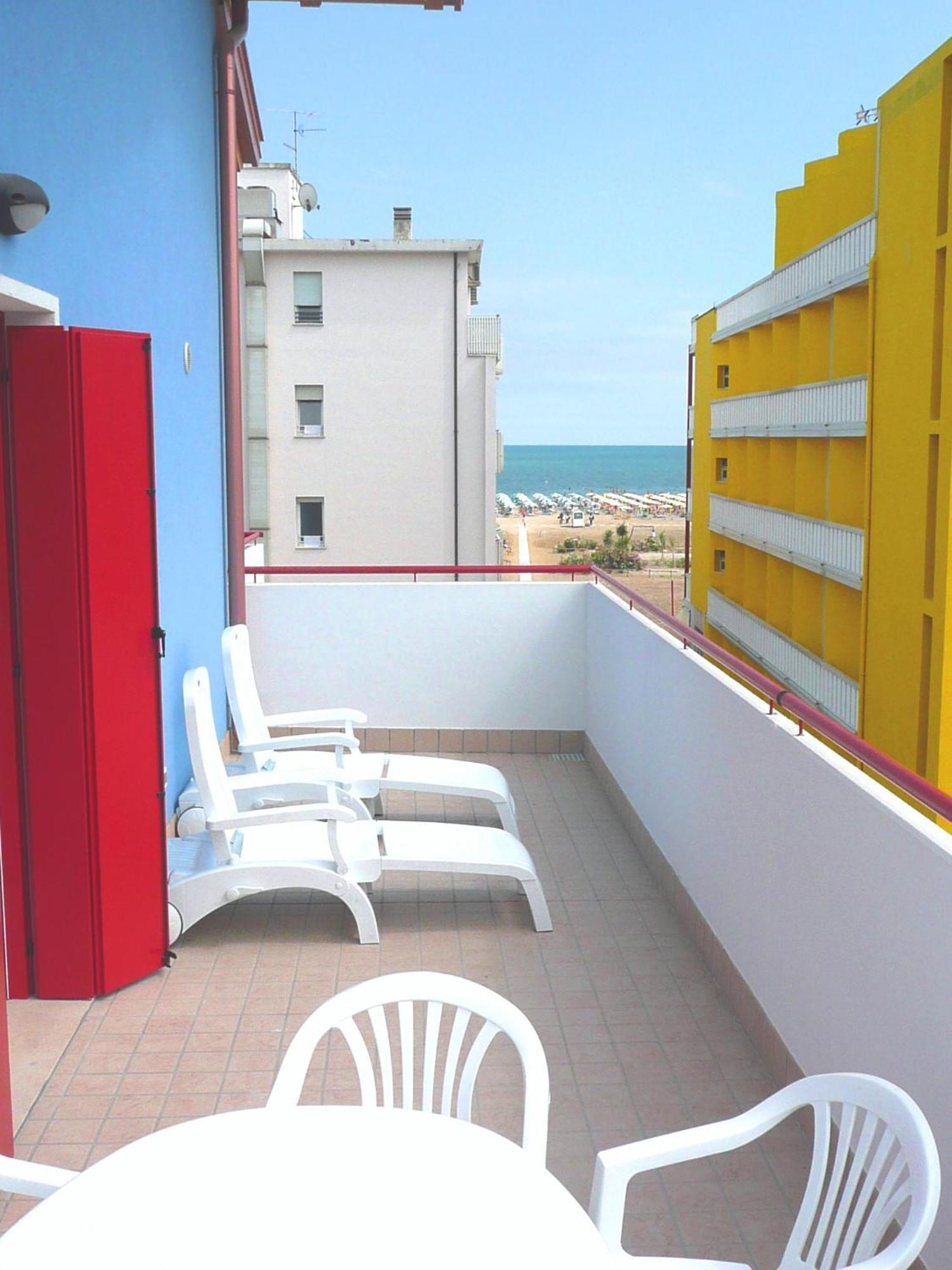 Residence Al Mare - Agenzia Cocal Каорле Экстерьер фото