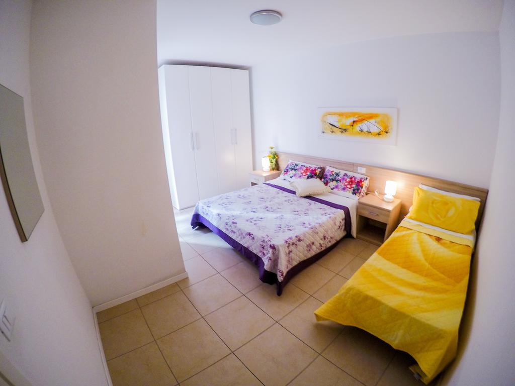 Residence Al Mare - Agenzia Cocal Каорле Номер фото