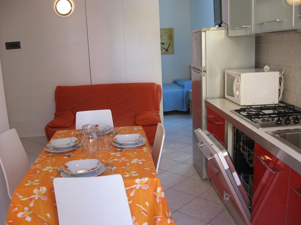 Residence Al Mare - Agenzia Cocal Каорле Экстерьер фото